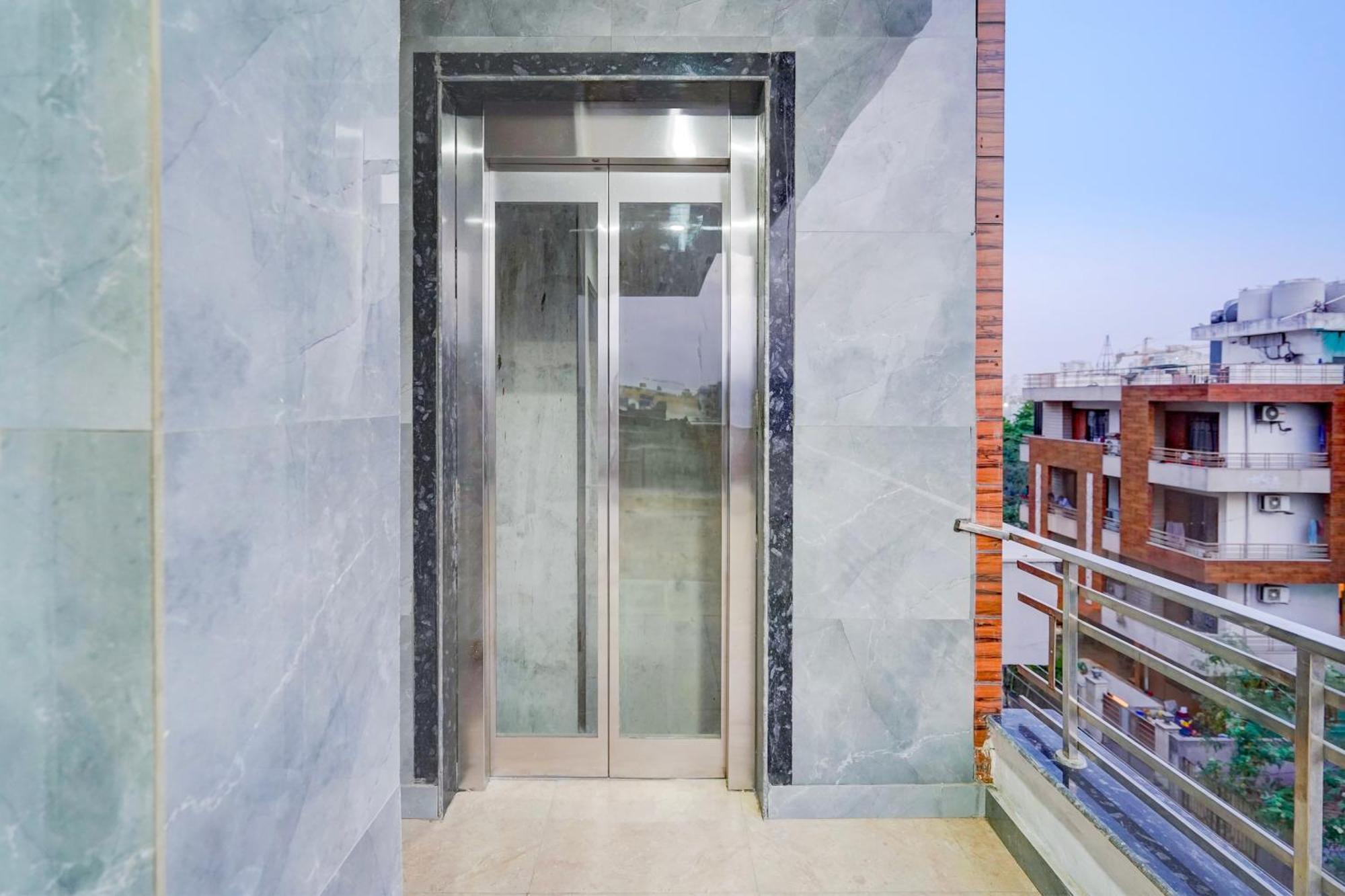 Townhouse Delight Inn Gurgaon Exteriör bild