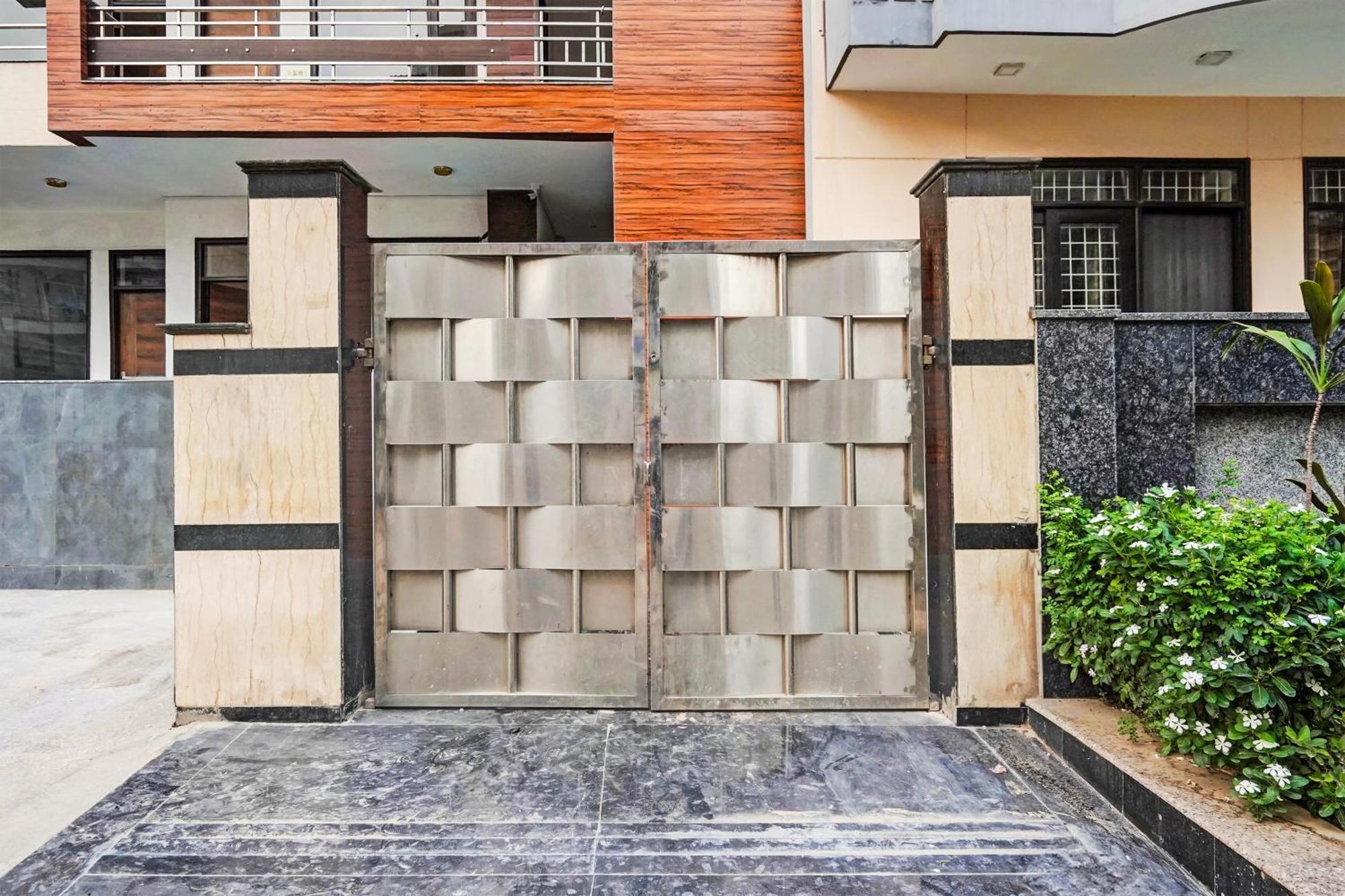 Townhouse Delight Inn Gurgaon Exteriör bild